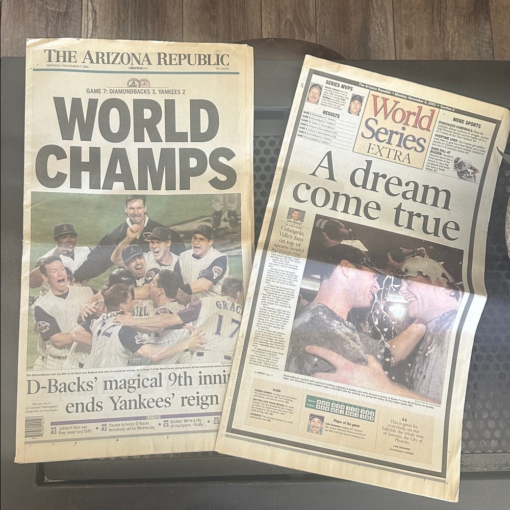 2001 Diamondbacks World Champs Arizona Republic Front Page & World Series Extra